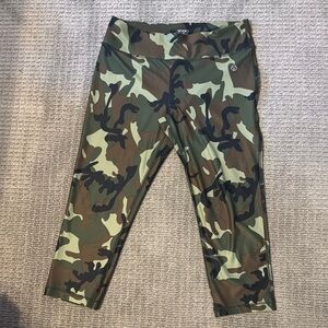 Athletica Capri Camo Leggings